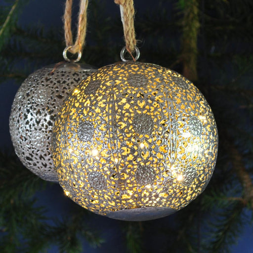 Medium Metal Bauble