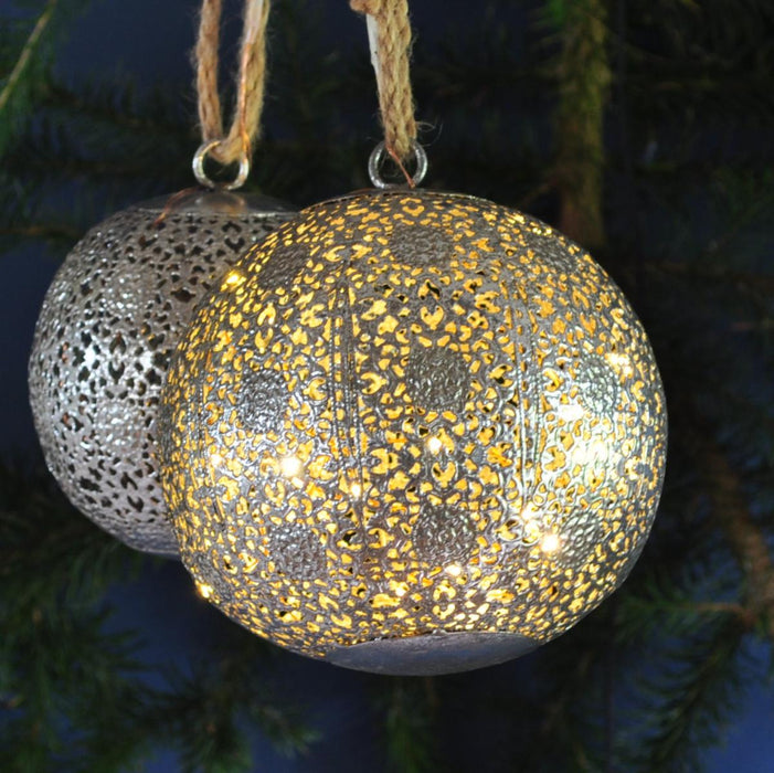 Medium Metal Bauble