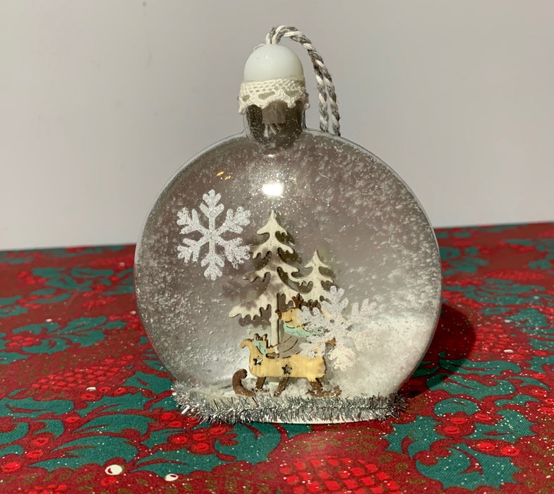 Bauble - Winter scene with shakable snow
