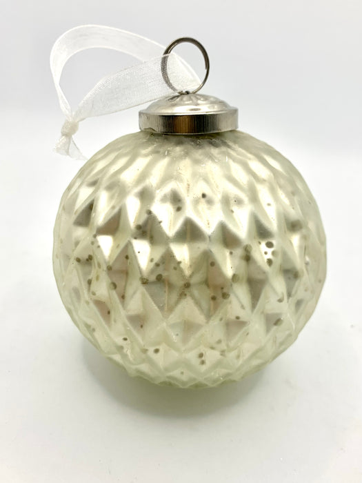 Traditional Christmas Bauble Set - Matt Silver Honeycomb - Heirloom Collection