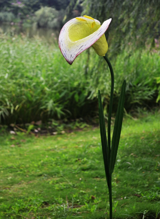 Giant Garden Flower Stake - White Calla Lily Sculpture